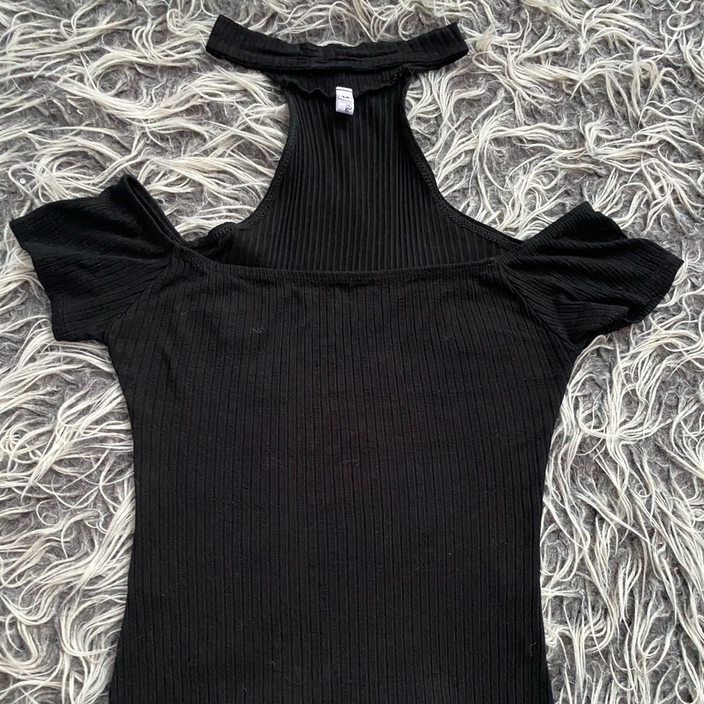 Choker black cold shoulder top